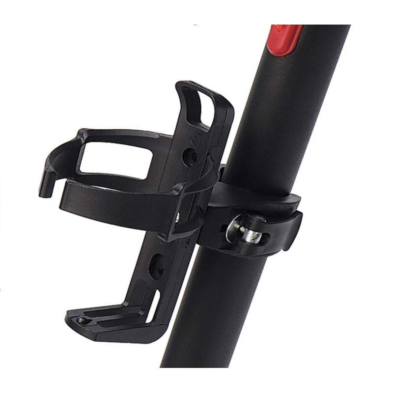 Držač za čaše za vodu  - 2 Držač za čaše za vodu
Idealna podrška za nošenje vode tijekom putovanja.
Instalirajte ovaj držač kako