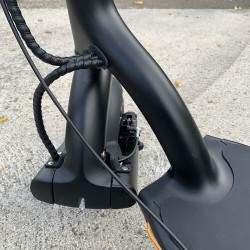 Sharkset RS1 - két 1400 W-os motor - 20 Ah akkumulátor - hatótáv 50-70 km Sharkset - 10 Sharkset RS1 - két 1400 W-os motor - 20 